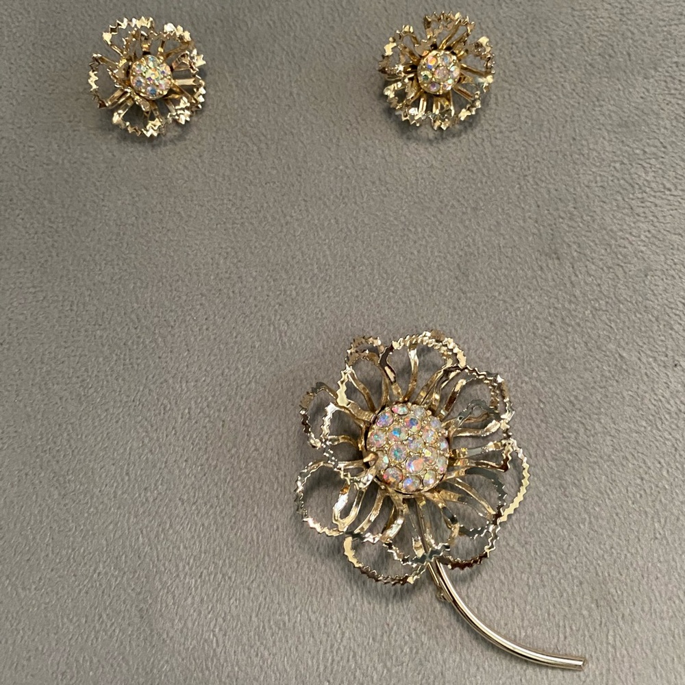 Vintage brooch and earring set
